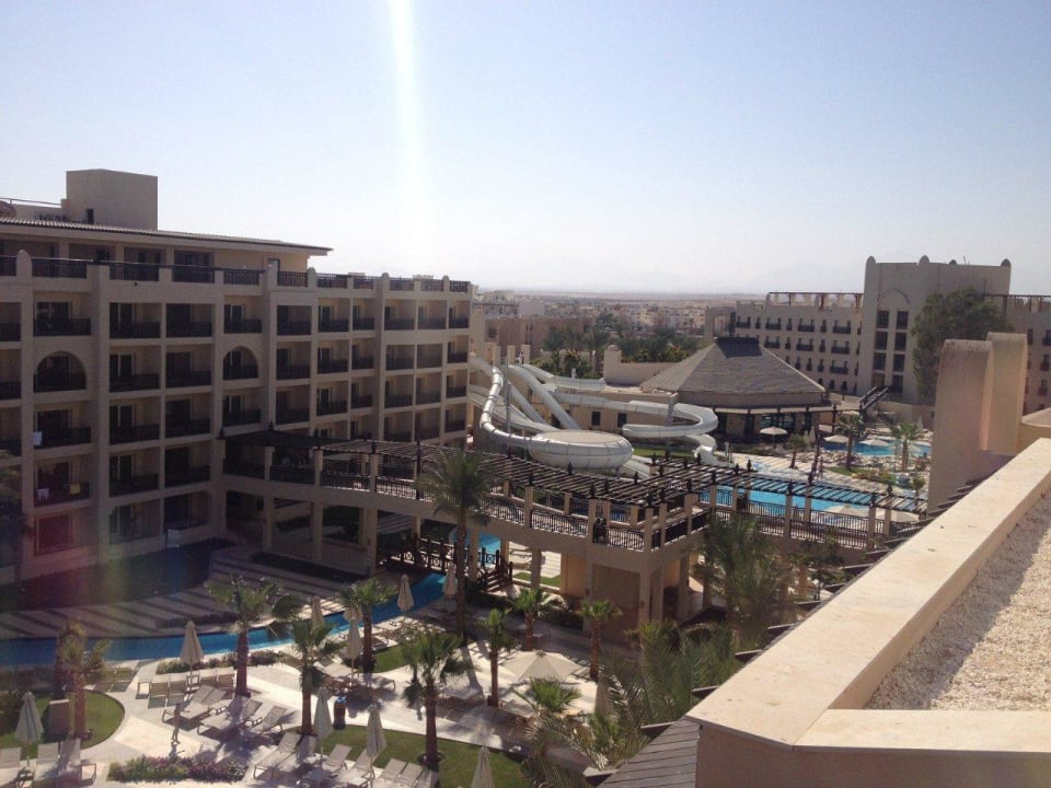 Вид из Скай-бара Steigenberger Aqua Magic