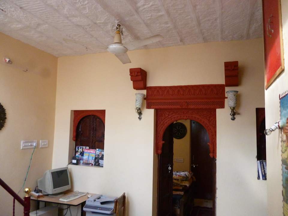 Korytarz i wejście do pokoju Hem Guest House Jodhpur