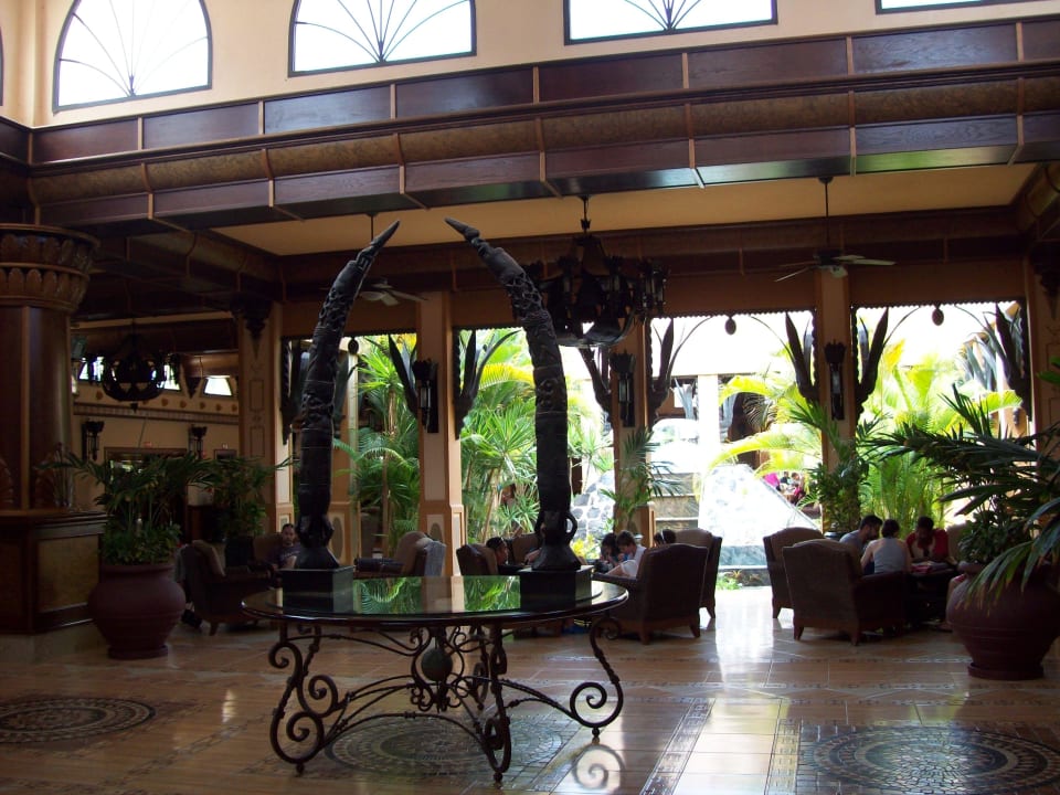 Großzügiger, offener Eingangsbereich Hotel Riu Funana
