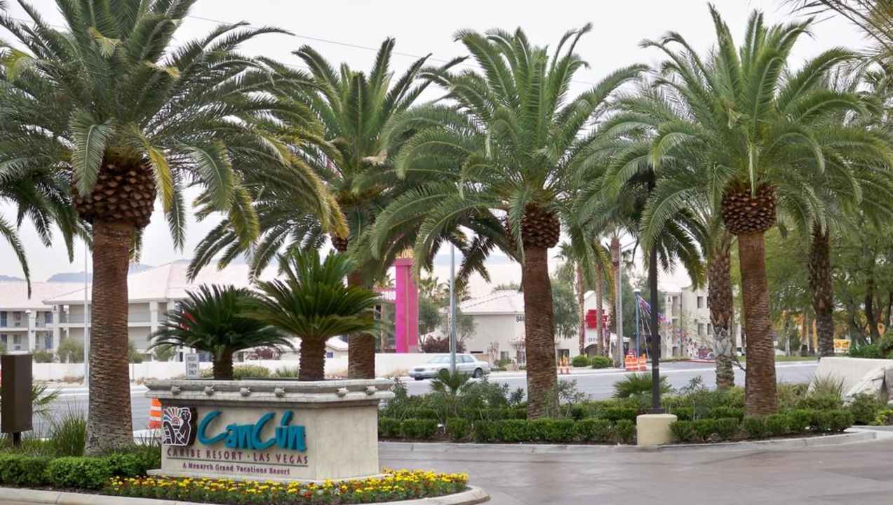 Einfahrt Hotel Cancun Resort Las Vegas