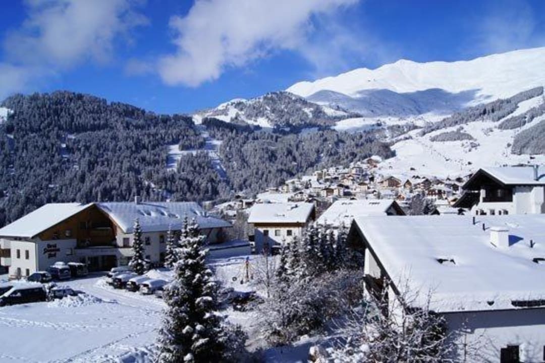 Ausblick von den Sonnenpanoramabalkonen im Winter Apart-Hotel Alpinsonnenresidenz