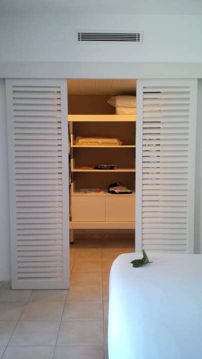 Begehbarer Kleiderschrank  Hillside Beach Club
