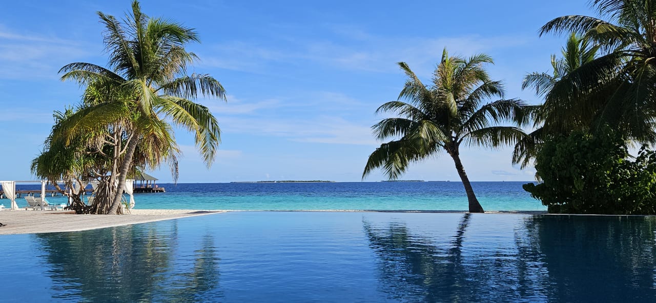 Pool Adaaran Select Meedhupparu Island Resort - Premium All Inclusive