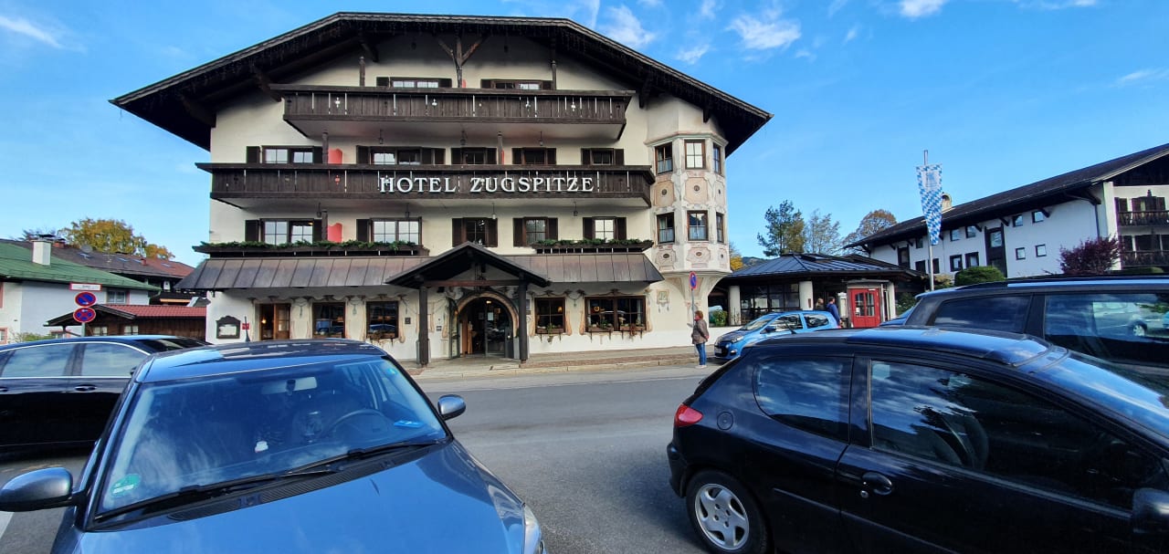 Außenansicht Hotel Zugspitze