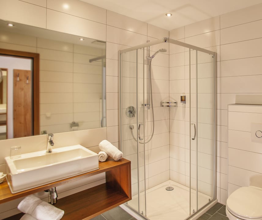 Badezimmer Hotel Garni Chasa Sulai