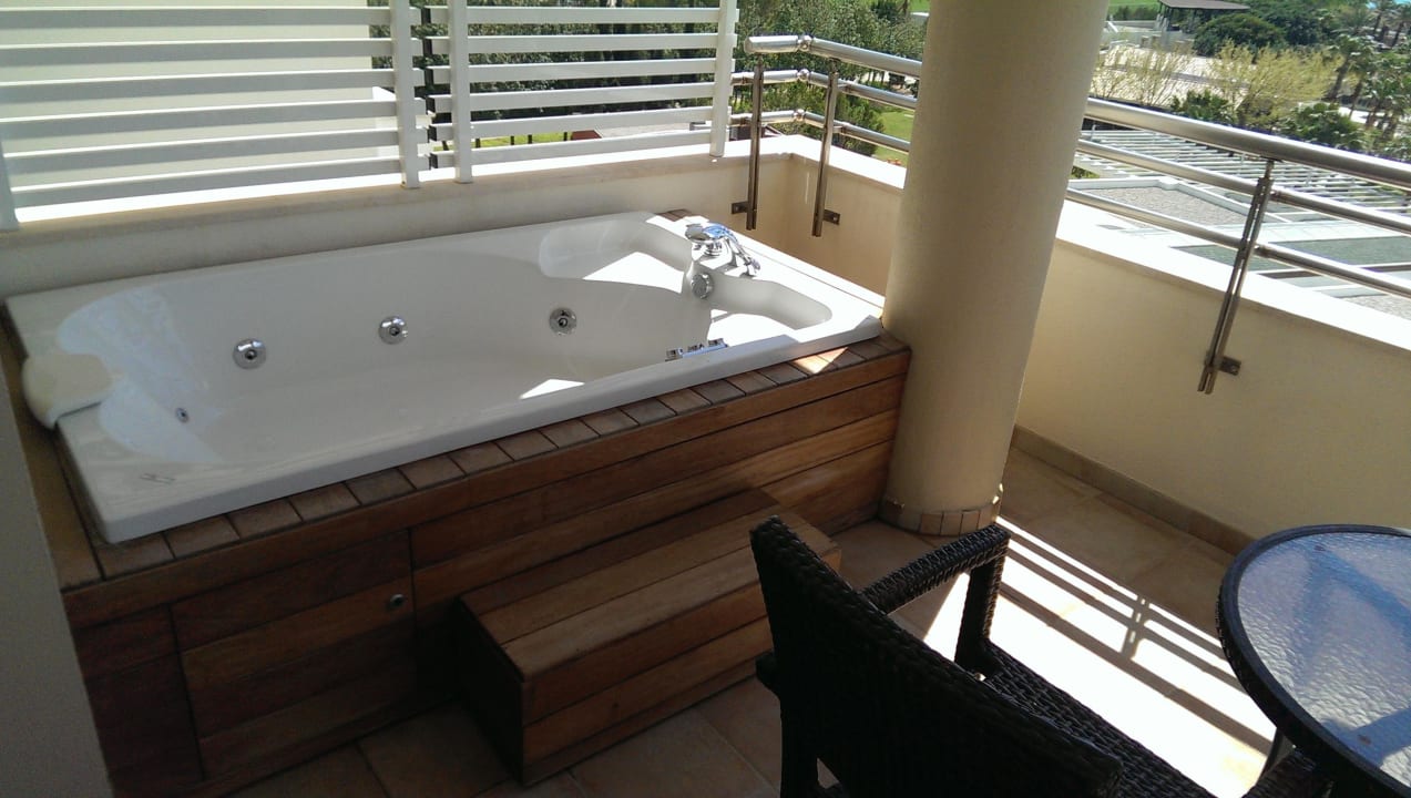 Cornersuite jakuzzi. Lara Barut Collection
