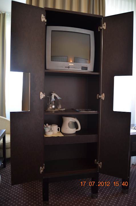 Leider altmodisches Fernseher Mercure Muenchen Ost Messe