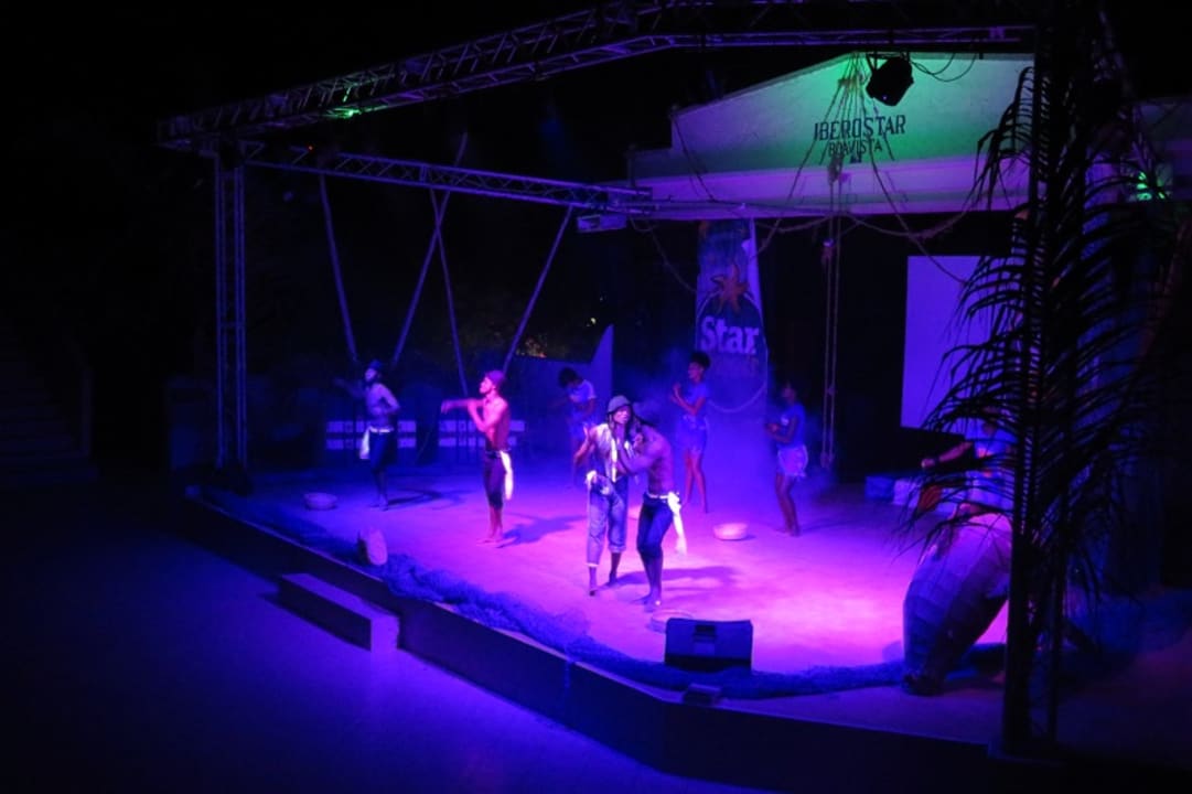 Show am Abend VOI Praia De Chaves Resort