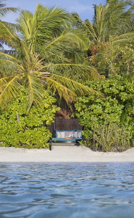 Strand Naladhu Private Island Maldives