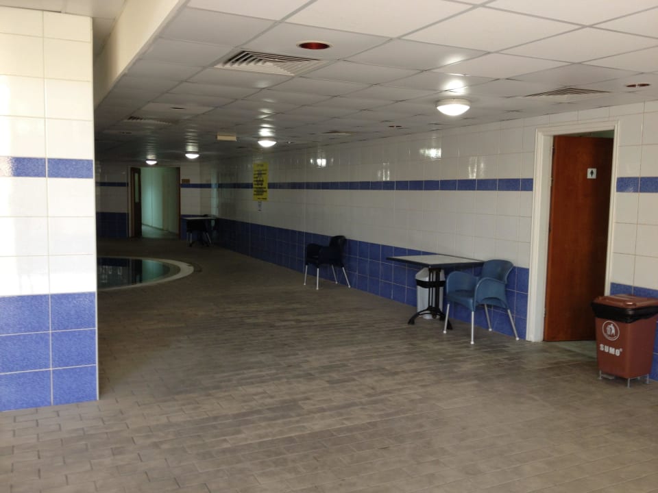 Indoor Pool Bereich.  Nelia Sea Breeze