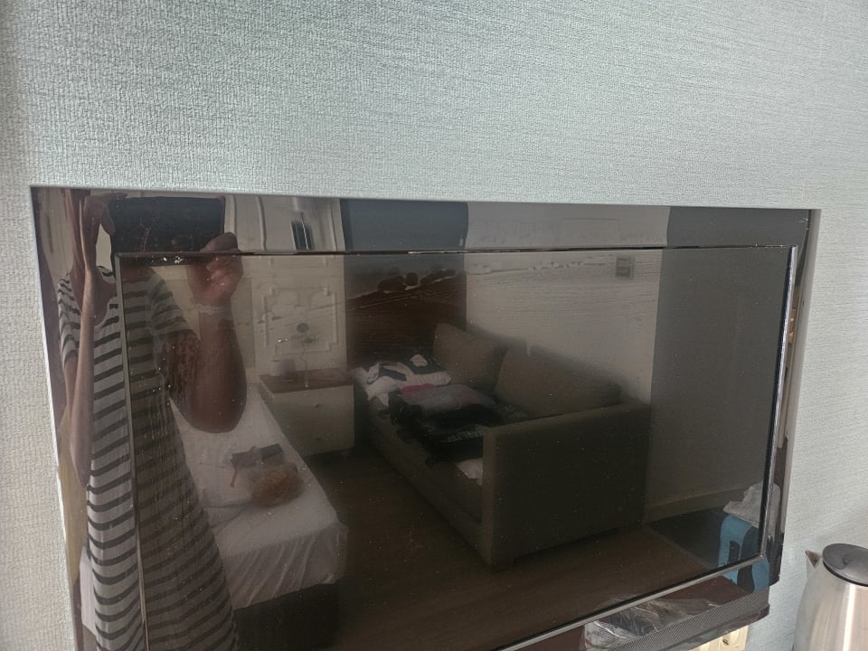 Zimmer Well Palace Side