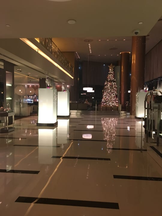 Lobby Park Rotana Abu Dhabi