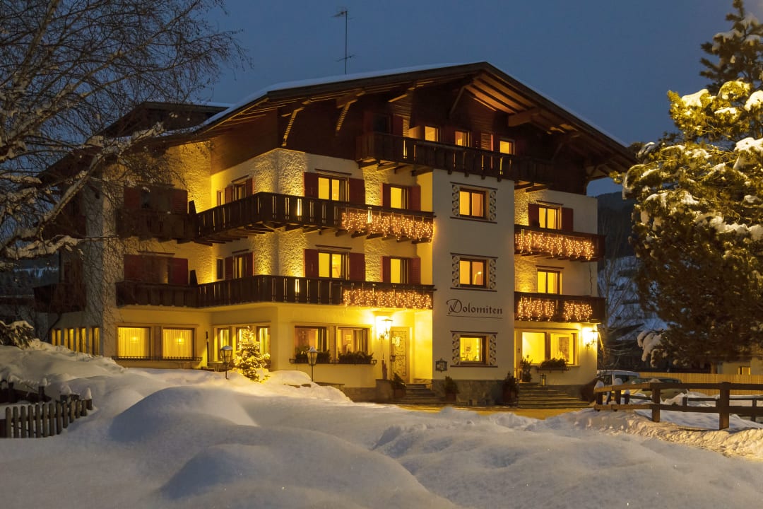 Außenansicht Hotel Dolomiten