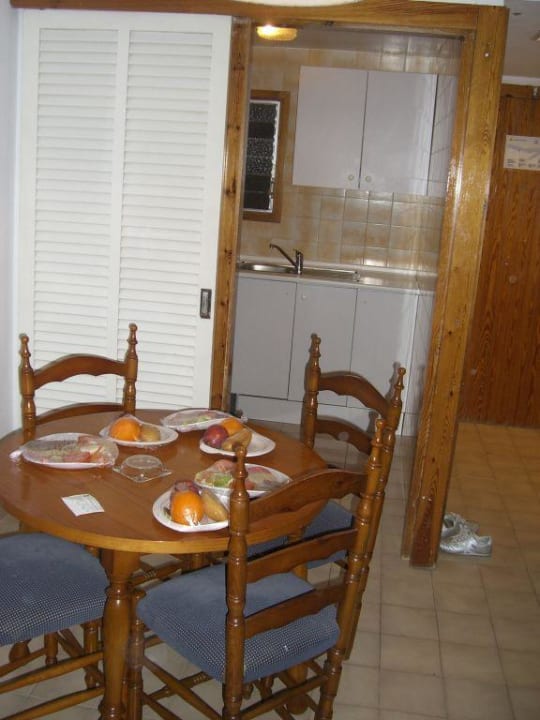 Wohnzimmer, Eßbereich und Küche  FERGUS Style Cala Blanca Suites