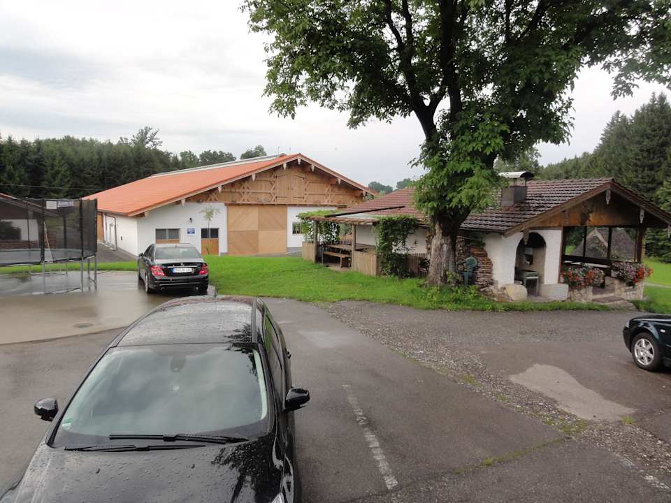 Der Bauernhof mit neuem Kuhstall Ferienwohnungen Riepertinger Langhof