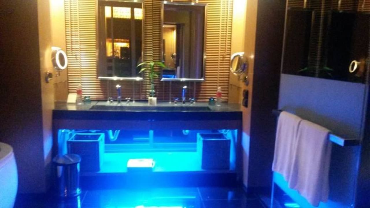 Badezimmer Poolvilla Ramada Khao Lak Resort