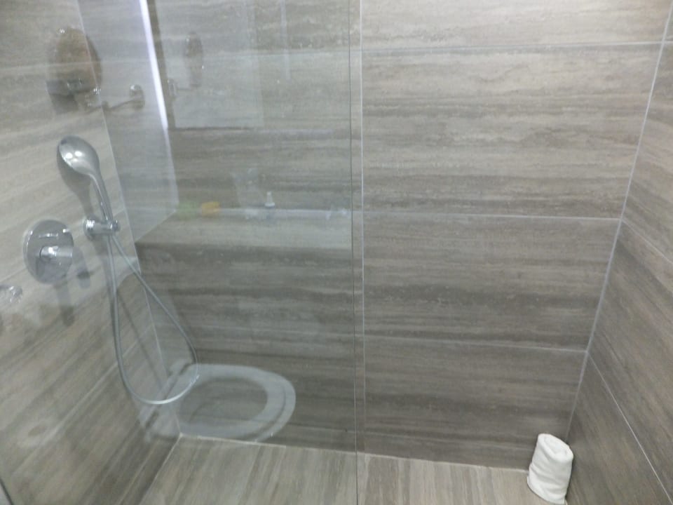 Zimmer Crystal Springs Beach Hotel