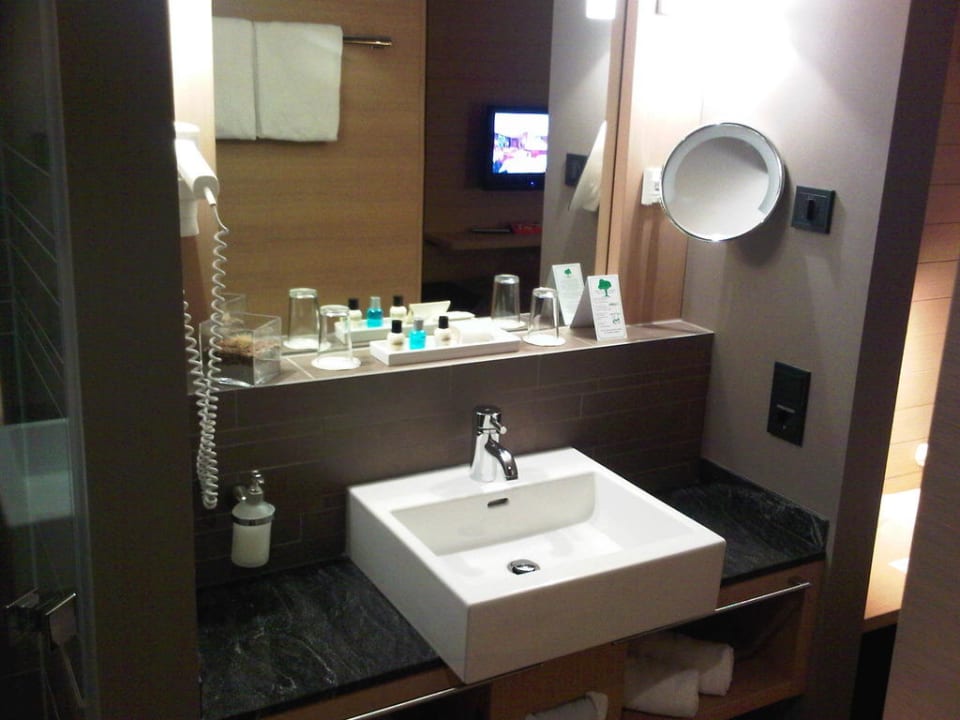 Offenes Badezimmer - Waschtisch Lindner Hotel Nurburgring Congress, part of JdV by Hyatt