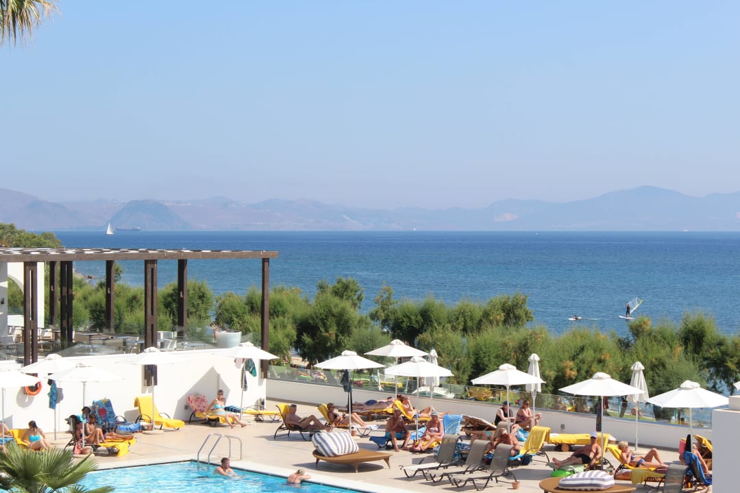Pool mit Blick auf Türkei TUI BLUE Oceanis Beach and Spa Resort