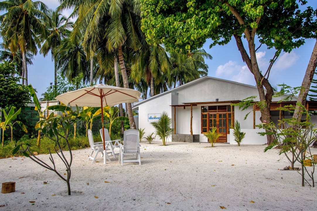 Hotel Exterior View IslandWay Etos