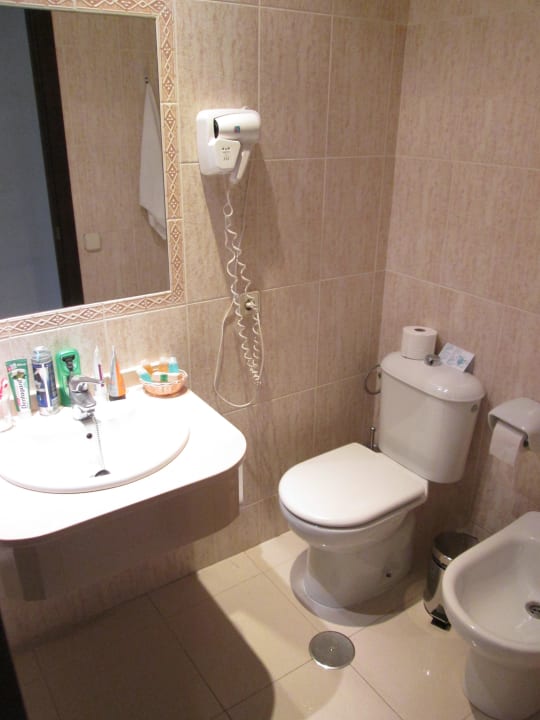 Unser Zimmer mit  Bad / WC Hotel Oasis