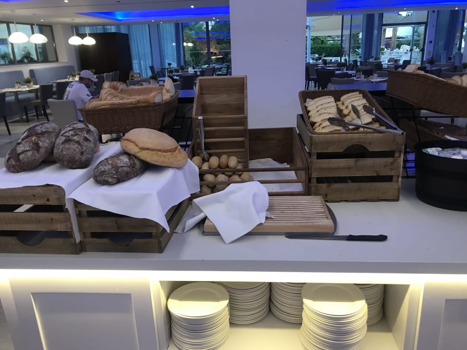 Gastro St. George Beach Hotel & Spa Resort