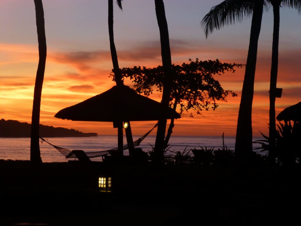 Stimmungsvoller Sonnenuntergang InterContinental Bali Resort