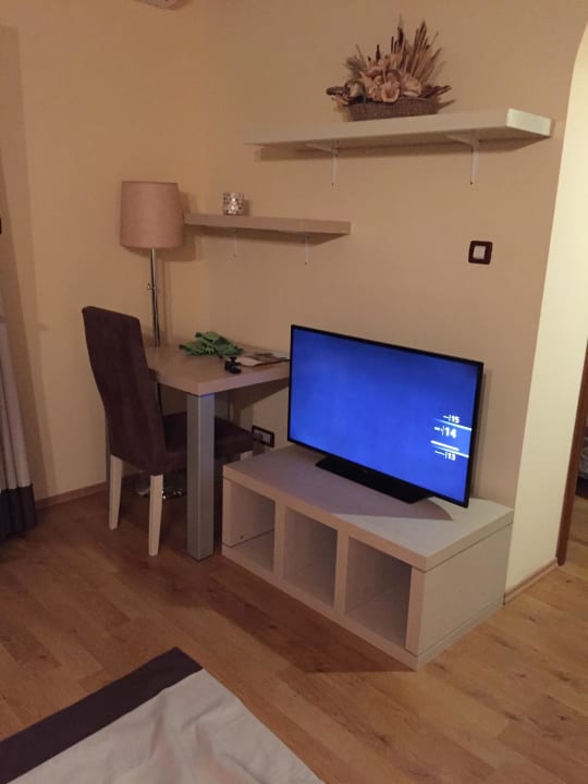 Wohnzimmer mit TV SAT funktionierte nicht Ruza Vjetrova - Wind Rose Hotel Resort