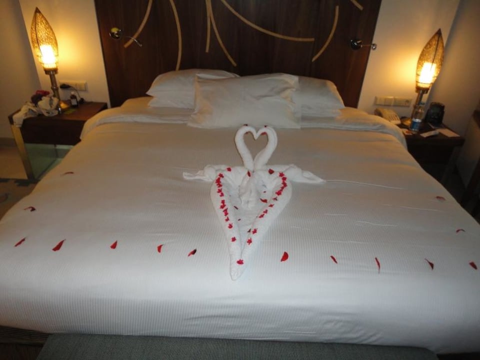 Handtuch-Kreation des Roomboys in unserer Suite Hilton Marsa Alam Nubian Resort