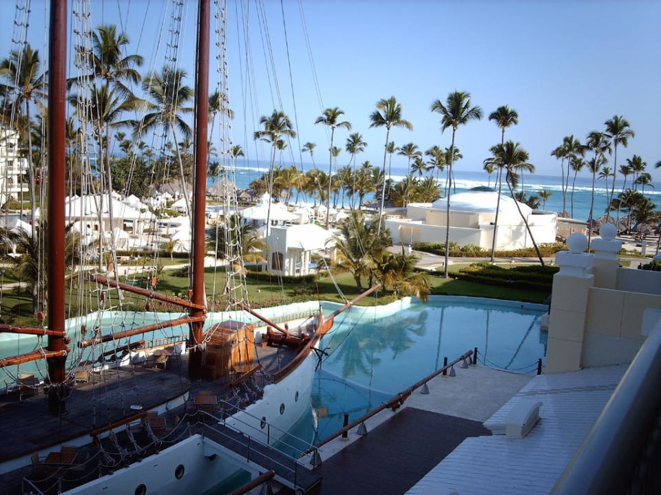 Blick vom Zimmer auf die Garten-/Poolanlage JOIA Bávaro by Iberostar