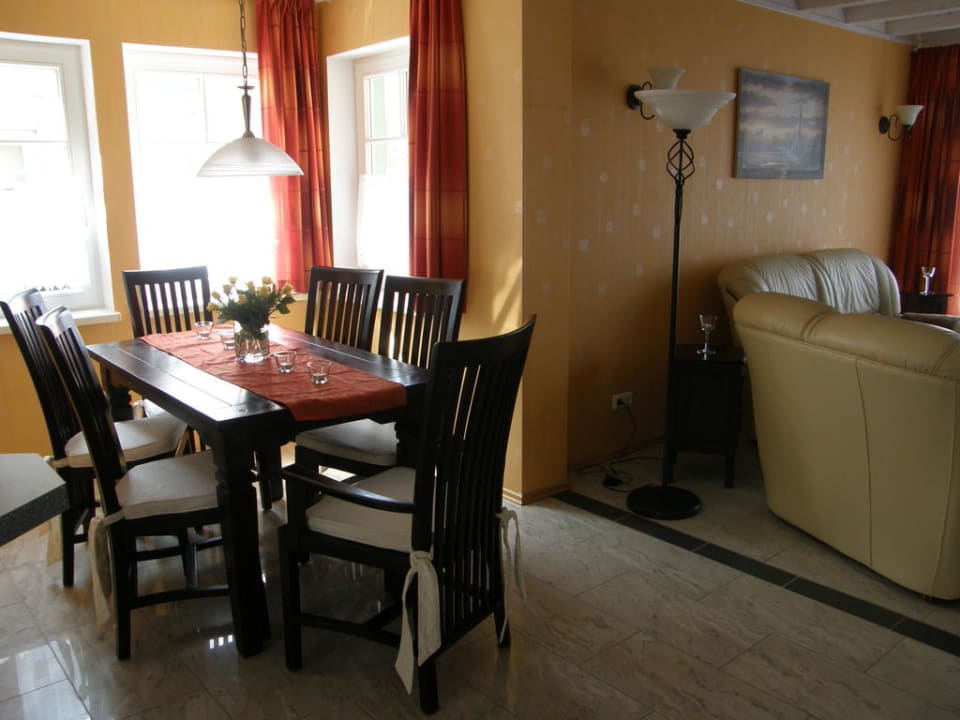 Essplatz im Erker des Ferienhauses S24  Hafendorf Rheinsberg Ferienhaus Merker S24