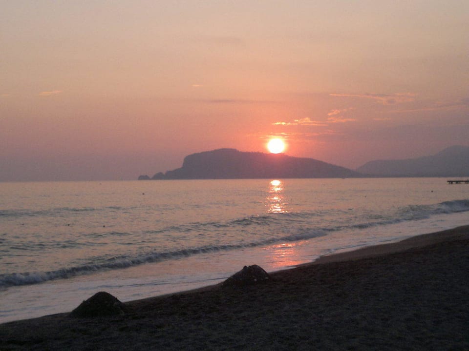 Sonnenuntergang - traumhaft Senza Sunset Beach Hotel