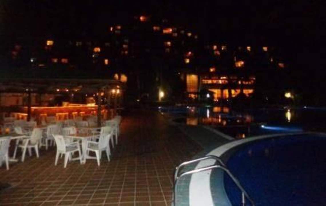 Pool Bar am Abend Blau varadero - Adults only