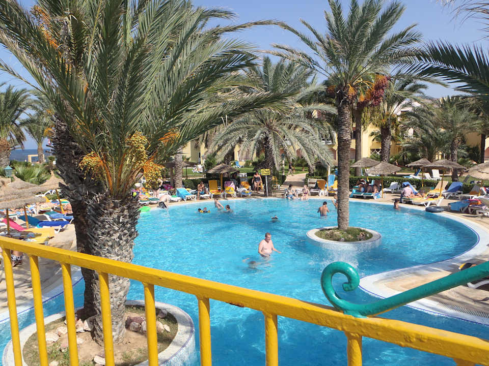 Einer der vielen Pools Houda Golf & Beach Club