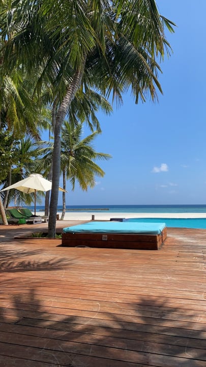 Pool Veligandu Maldives Resort Island