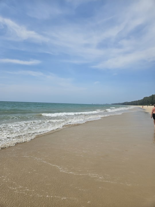 Strand Outrigger Khao Lak Beach Resort