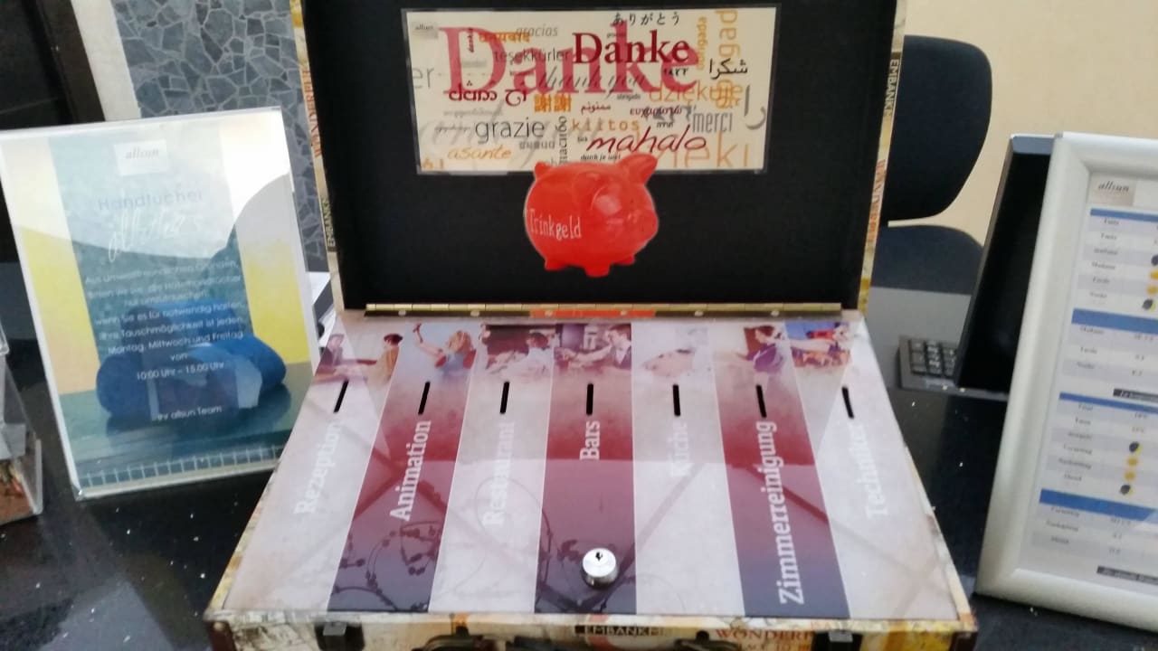 Trinkgeld zentral an der Rezeption allsun App.-Hotel Albatros