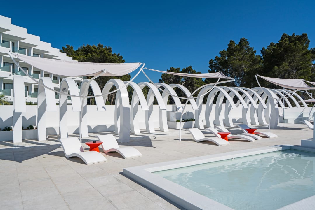pool-thb-naeco-ibiza-sant-antoni-de-portmany-san-antonio-abad