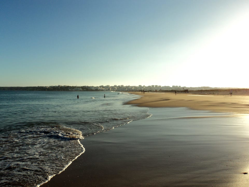 Strand, wenige Gehminuten entfernt Hotel Vila Galé Lagos