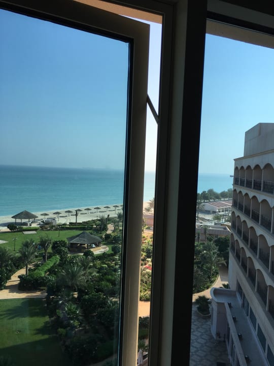 Fensteröffnung Hotel Danat Jebel Dhanna Resort