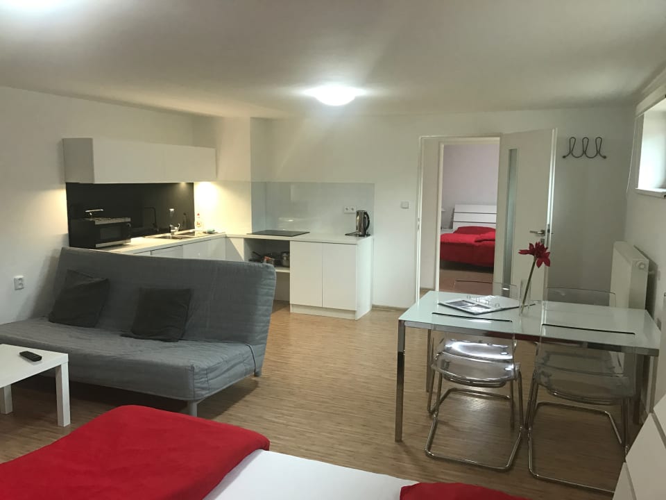 Zimmer Apartment Red Travel