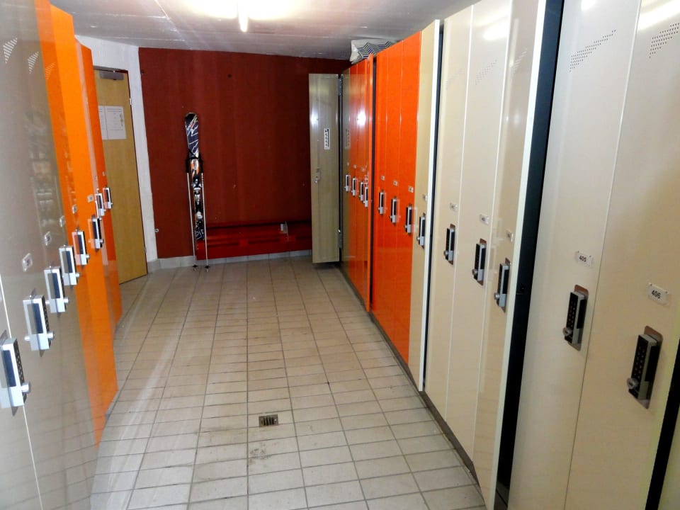 Blick in den Skikeller Hotel Admiral