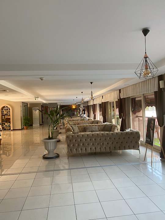 Lobby Dg Hotels Rose Resort