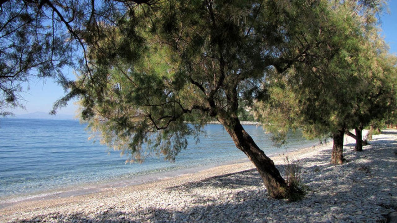 Razi Beach vor der Anlage Razi Beach Houses