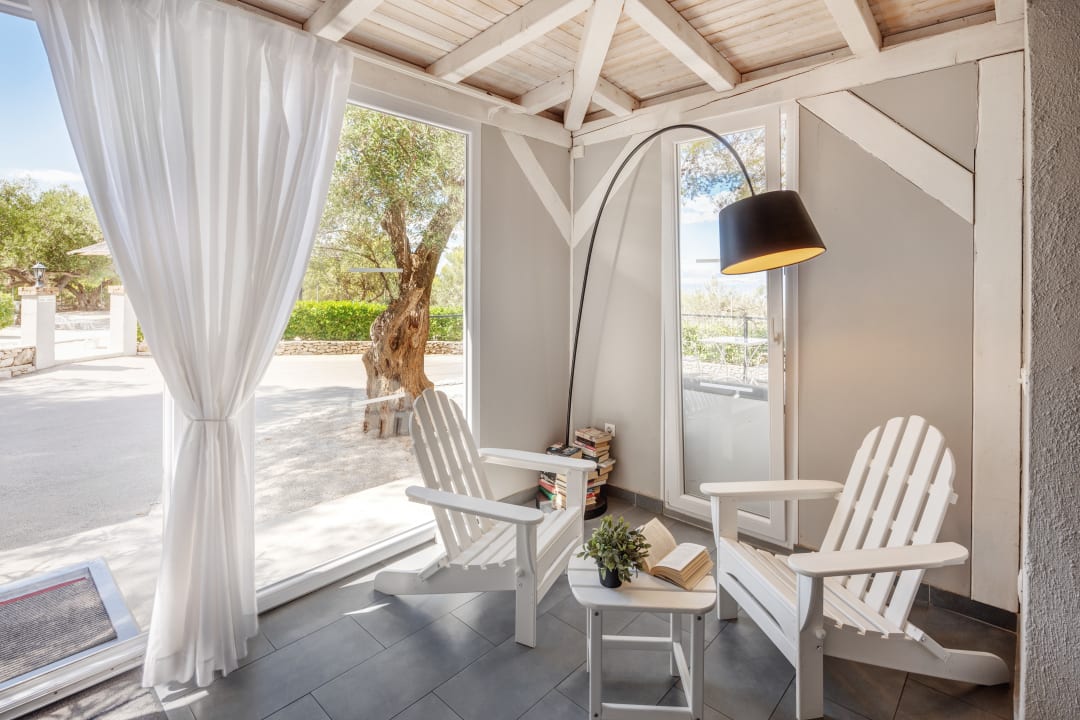 Lobby Waterman Beach Village camp & Glamping