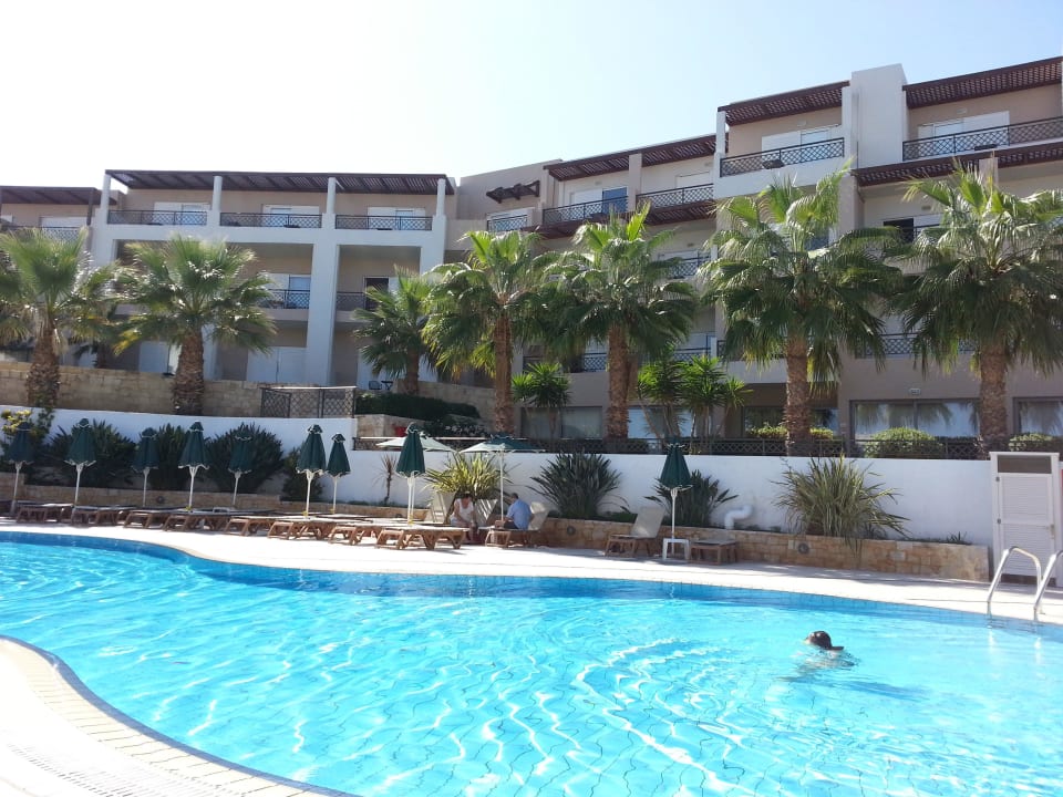 Blick vom Ruhepool auf unseren Block Grand Hotel Holiday Resort