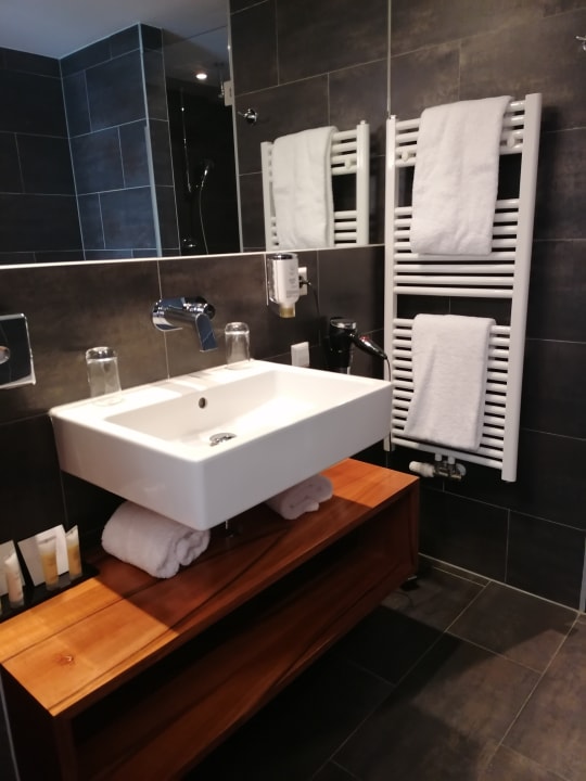 Zimmer Pakat Suites Hotel