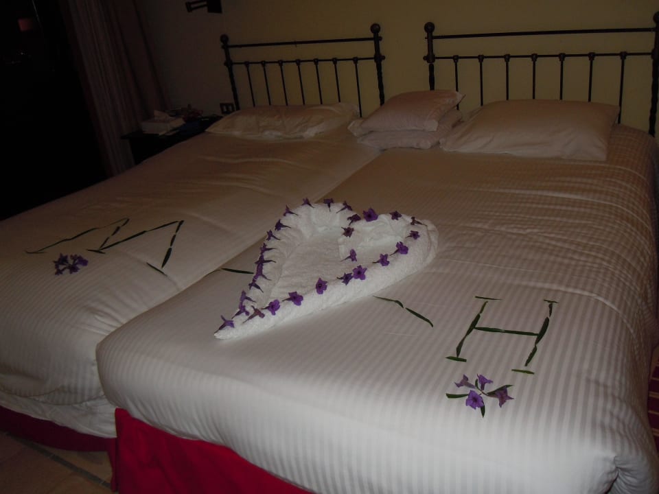Kunstwerk auf dem Bett Dawar El Omda - Adults only  (Im Umbau/Renovierung)