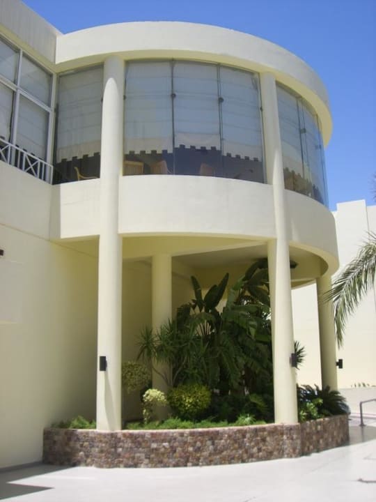 Blick auf das zweite Restaurant mit Ausbl Palm Beach Resort