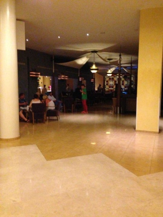 Bar in der Lobby Iberostar Waves Founty Beach